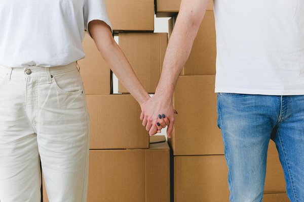 Crucial strategies for choosing the ideal estate agent to market your luxury property in surrey